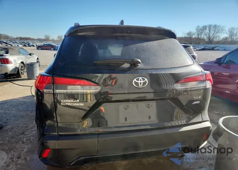 2024 Toyota Corolla Cross Xle z USA, uszkodzony, nr VIN 7MUDAABG0RV110304